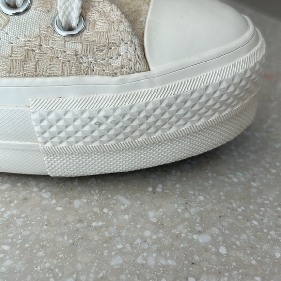 Converse Chuck Taylor All Star Lift Platform Tonal Embroidery  Shoe Size 8 🤍❤️ - Picture 11 of 17
